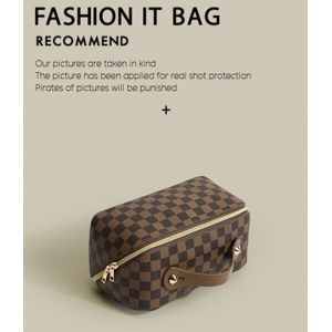 High Grade Fabrics Cosmetic Bags Size Customized