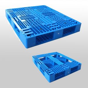 clear container plastic storage pallet stackable with lids