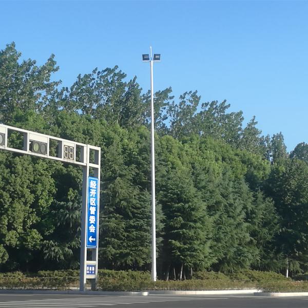 Yield Strength 345 Mpa Outdoor Street Lamp Post 10m ISO 9001 Long Life Period