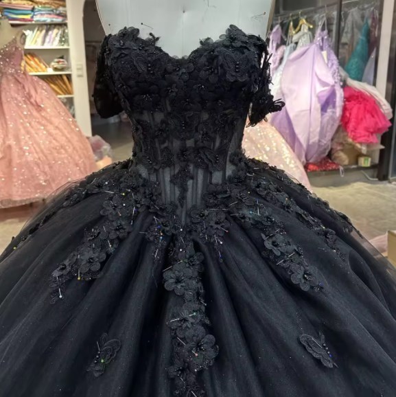 Classic Sweetheart Neckline Appliqued Evening Party 16 Years Girls Sweep Train Cap Sleeve Black Tulle Quinceanera Dress