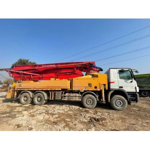 China Putzmeister 46m Used Concrete Pump Truck in White from 2012 with After-sales Service on sale