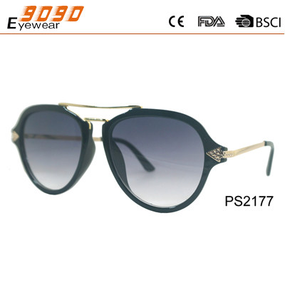 New arrival and hot sale of plastic sunglasses with big frame ,suitable for