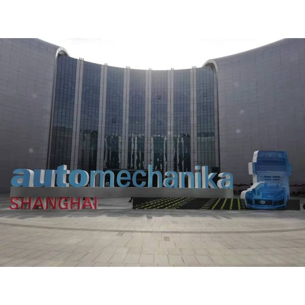 Horizontal Servo Hot Plate Welding Machine with 6000W Rated Capacity 380V Voltage and 15A Current for Plastic Welding