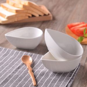 Irregular Shaped Oven Safe Porcelain Snack Bowls Scratch Resistant