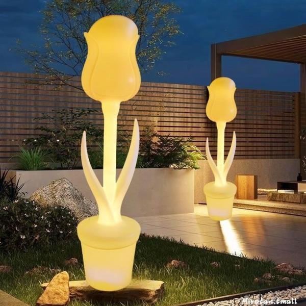 Outdoor Waterproof Plastic Standing Tulip Flower Floor Lamp 50000 Hours Lifespan