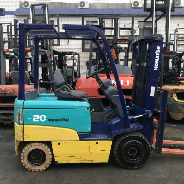 Used Komatsu 2-Ton Electric Forklift Dual-Color Yellow and Green 4m Height Material Transport worldwide Delivery