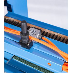 2100mm Wide Semi Automatic Pneumatic Finger Punching Machine For PU PVC Conveyor