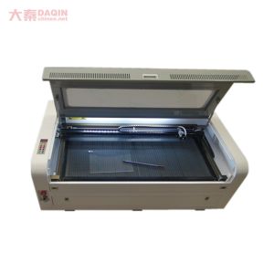 China Effortlessly Cut Film Materials with Screen Protector Cutter IDskin Cut Software and Knife Blade Included on sale