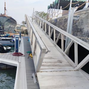 Quality OEM / ODM Floating Bridge Pile Cap And Floating Pontoon Cubes for sale