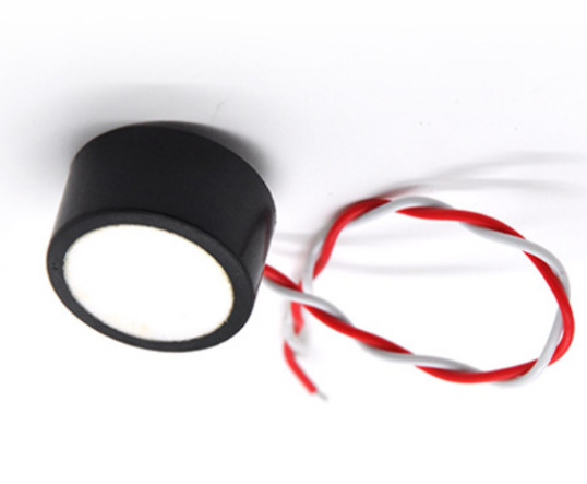 PZT Ultrasonic Transducer for Sensitive Measurements with 15cm Minimum Sensor