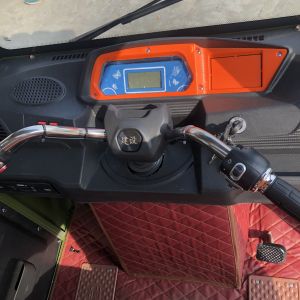 Enclosed Electric 1000kg Tricycle For Water Delivery