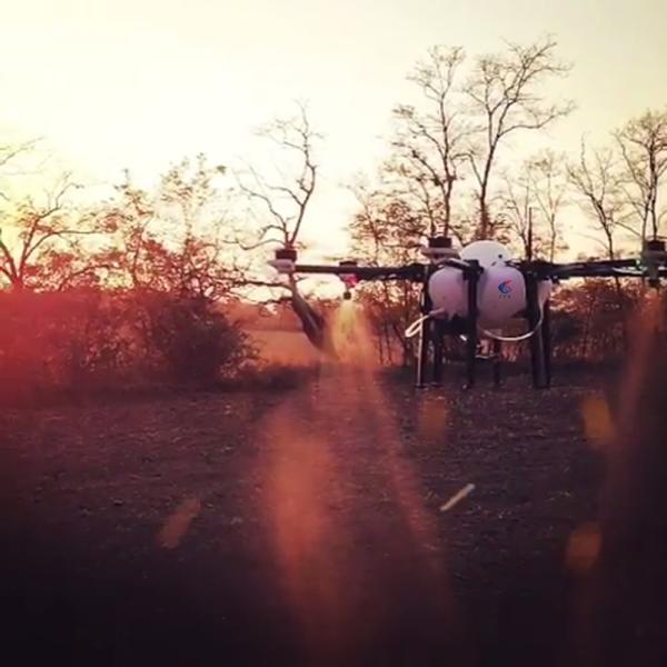 Buy 20kg Agriculture Drone Fertilizer Sprayer Uav Plane Foldable at wholesale prices