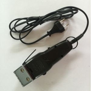 30W Motor RF888 Home Hair Clipper Machine With Sharp Rigidity Cutting Blade