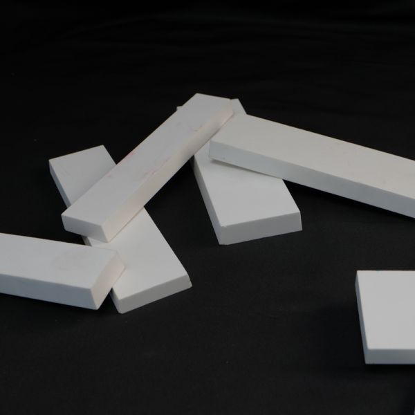 Square White Alumina Ceramic Tiles with 92% Alumina Content for Industrial