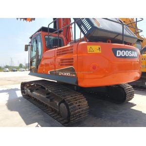 Doosan DX300 30Ton Used Excavator with 1.5M³ Bucket Capacity in Perfect