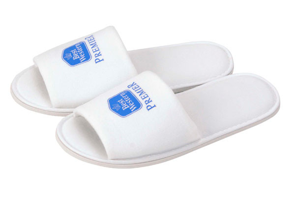 Buy custom made men slippers at wholesale prices