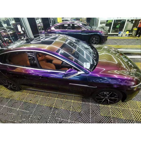 Buy Heatproof Stretchable Glossy Purple Car Wrap , Weatherproof Chrome Rainbow Vinyl at wholesale prices