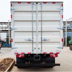 Jiangling Insulated Truck RWD 2WD Cargo Van 6×2 Manual / Automatic 3 Seater