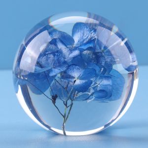China source manufacturer of resin balls with real dry flower inside solid clear