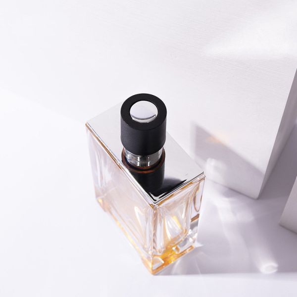 100ml Creative Perfume Bottle Glass Bottle with zamzk plastic cap Square Spray Empty Bottle Portable Cosmetics Bottle