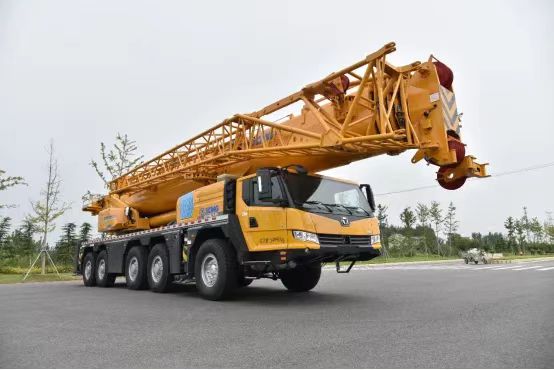 2022 Used All Terrain Cranes 130ton XCMG XCA130L7 75m Main Boom Ergonomic Design
