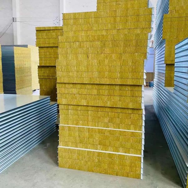 950mm Width Rock Wool Sandwich Panel Metal Polyurethane Edge Sealing For Warehouse