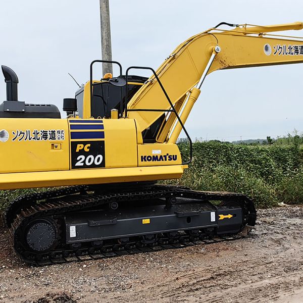 Used Komatsu Pc200-8 Earth Moving Excavator Middle With Efficient Engine