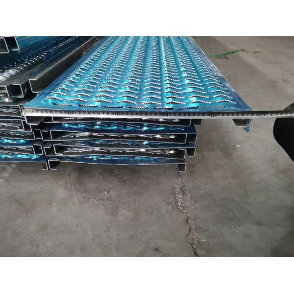 Diamond Plank Safety Walk Grating Anti-Skid Stair Treads for platform and walk streads