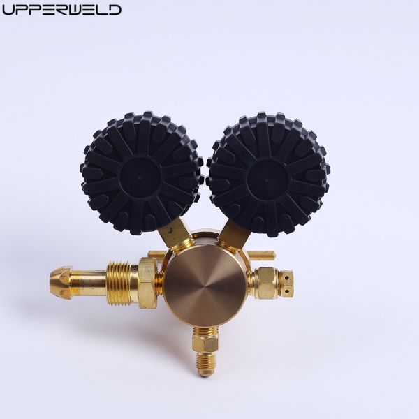 Standard Gases Media Gas Regulator with 0-400 PSI Delivery Pressure and Brass Inlet Outlet