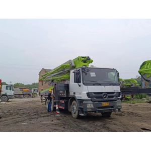 Structure Cylinder Type Used Zoomlion 47m Concrete Pump Truck for Construction