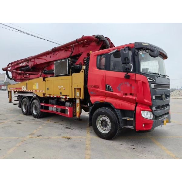 Buy High Productivity Red 37m 48m 49m 53m 56m 62m Truck Mounted Concrete Pump for Building at wholesale prices
