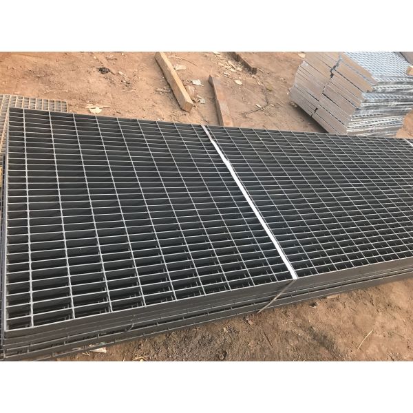 Buy Welded Industrial Steel Grating , Mild Steel Grating Plain Bearing Bar at wholesale prices