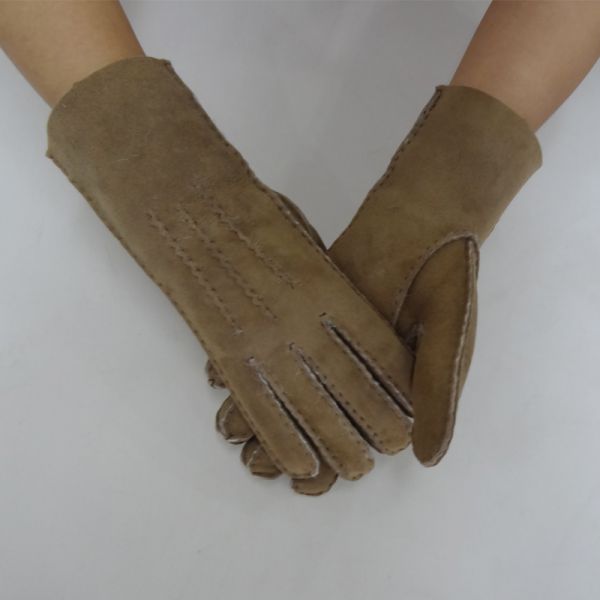 winter gloves Canada.jpg