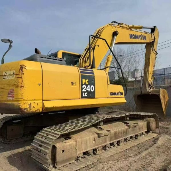 2018 Pre - owned Komatsu used excavator digger PC240: Reliable Machinery with