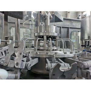 Automatic 8000bph Pet Bottle Water Filling Machine with steel structure