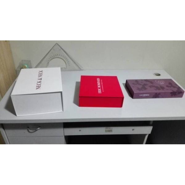 Buy Flat pack style gift box at wholesale prices