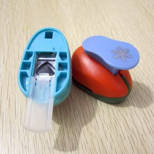 Metal and ABS 6x3.8x5cm Medium Paper Punch for DIY Decorative Mini Eva Foam