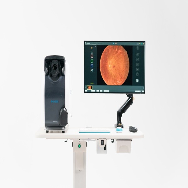 Ultra Wide Field 220° Retinal Imaging Device with 8μm Optical Resolution and 27
