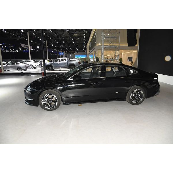 Hyundai Sonata 11 1.5T Glx 8At Sedan 5-Seat Pure Gasoline Compact Car with Touch Screen