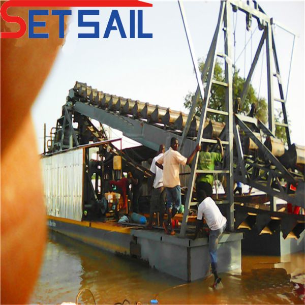 Bucket Chain Type Gold Dredger for River Diamond and Sand