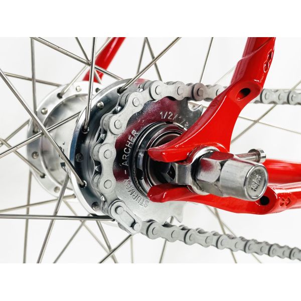 Cr-Mo Steel Frame Fixie Bicycle with Classic Lugged Frame and 11KG Lightweight Design