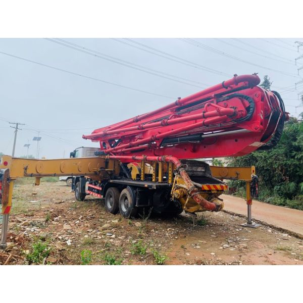 Used Concrete Pump 49m Truck Mounted Pump with Mecerdes Benz