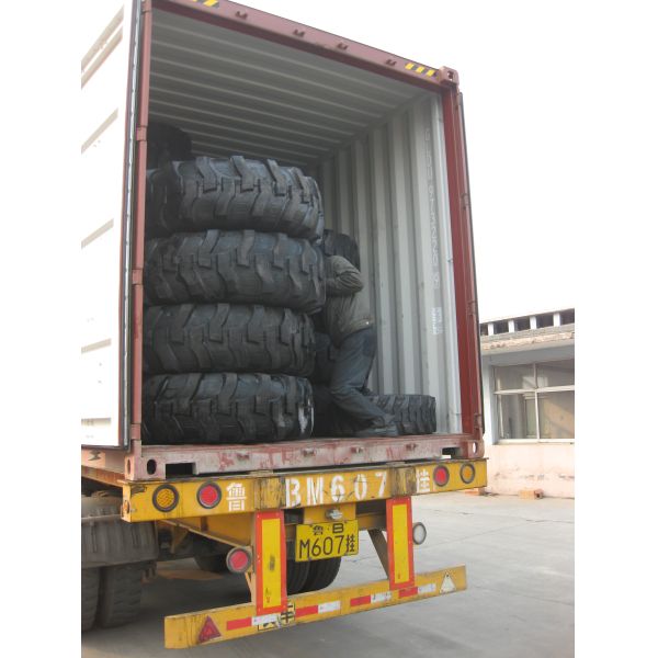 10.5 12.5/80-18 industrial backhoe tires R4 agricultural tyres from China factory suppliers