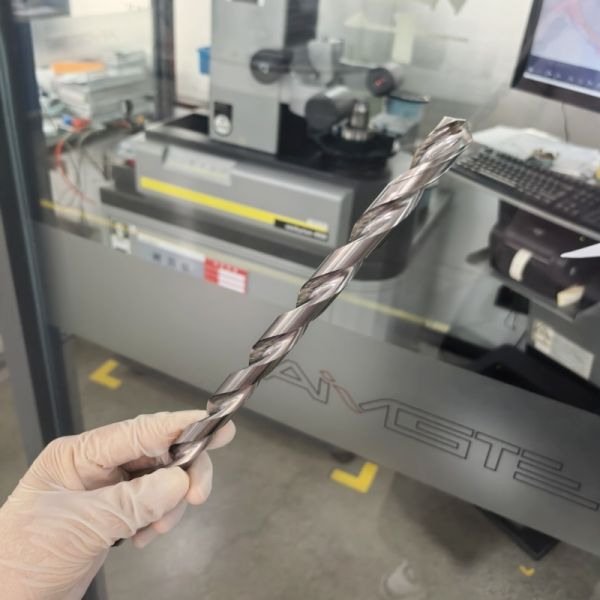 Buy 14mm Carbide Deep Hole Drill 2 Flutes Inner Coolant For Blow Mold Cooling Channels at wholesale prices