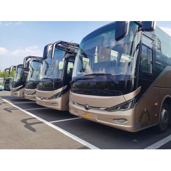 Used Luxury Buses 50 Seats Champagne Color Middle Passenger Door Water Dispenser