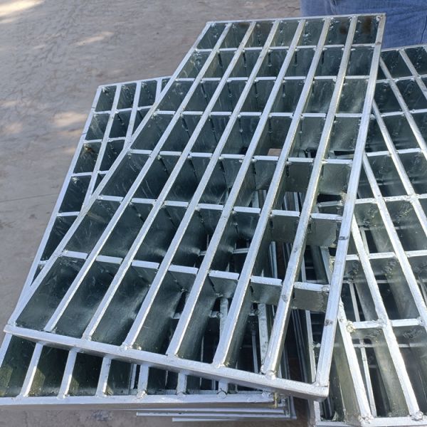 Buy Hot Dipped Galvanized Press Locked And Welded Steel Grating Walkway at wholesale prices