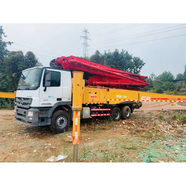 Used Concrete Pump 49m Truck Mounted Pump with Mecerdes Benz