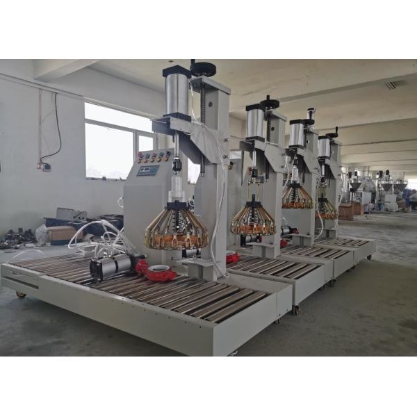 Spray Paint Filling Machine / Varnish Paint Filling Machine Paint Coating