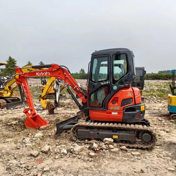 Original KUBOTA KXU35 Mini Excavator 3.5 Tons Used with 20.6kw Hydraulic Valve