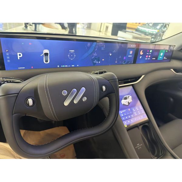 2023 High Power 4WD Zhiji LS6 EV Sports Car with Pure Electric Range of 560-702km